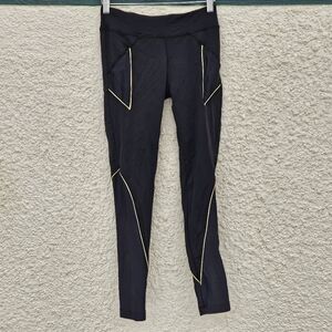 Koral Rivalry Crop leggings in geo and black 26 in inseam SEE MEASUREMENTS